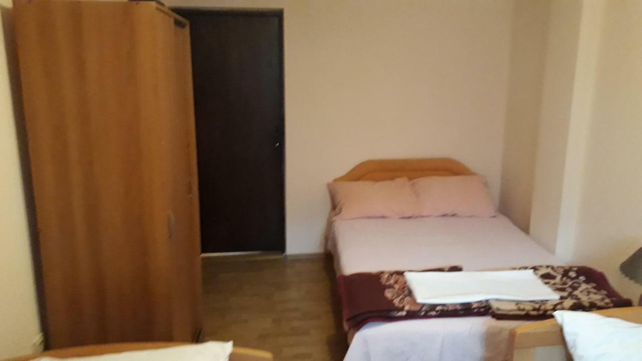 Vila Ruska Prcanj Bagian luar foto